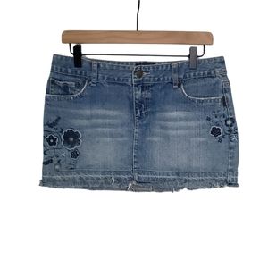 Aeropostale Denim Released Hem Embroidery Mini Skirt Size 7/8